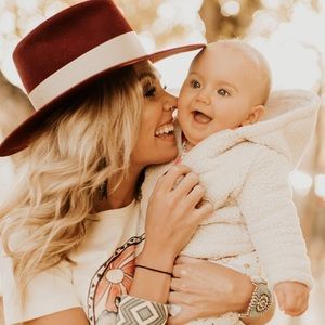 Meet your Posher, Halie